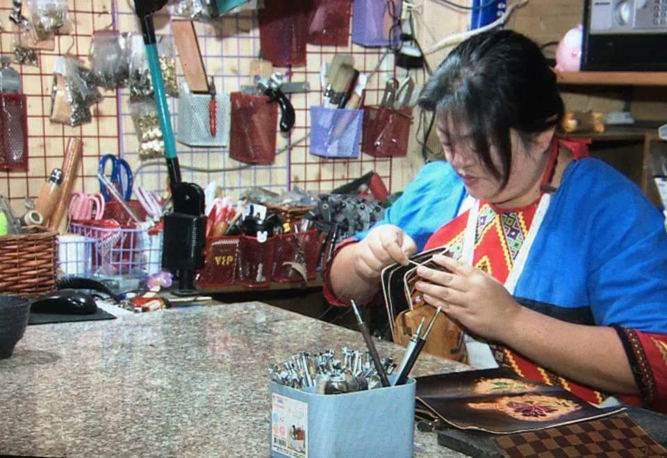 Golden Leather Carving Studio Leye エクステリア 写真
